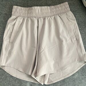 Under Armour Women’s Flex Woven 5in Shorts